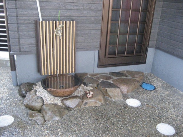 和テイストのおしゃれな立水栓があるお家