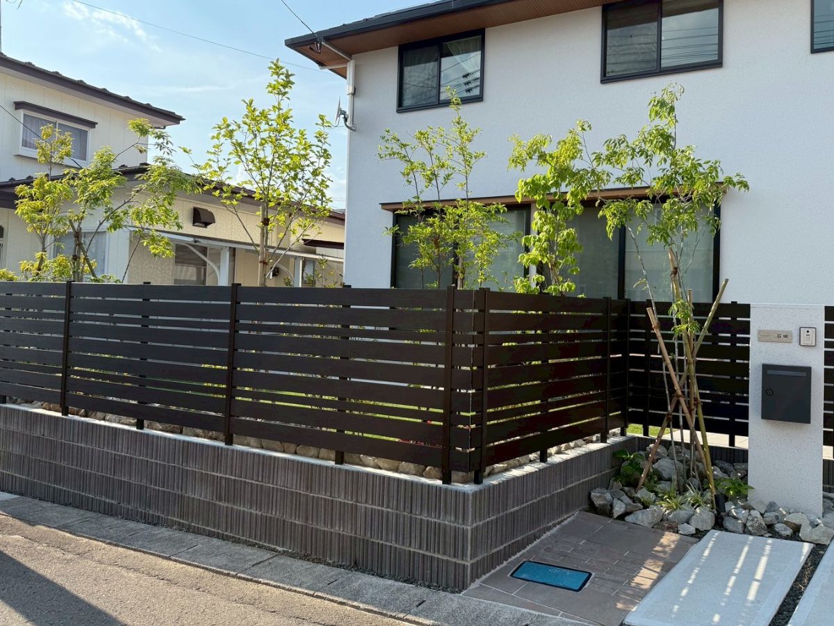 宮城県　仙台市　フェンス設置＋天然芝でお庭をリニューアル！家族がくつろげる空間へ
