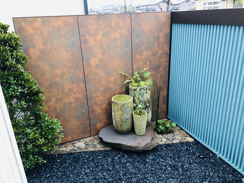 和モダンスタイルの坪庭