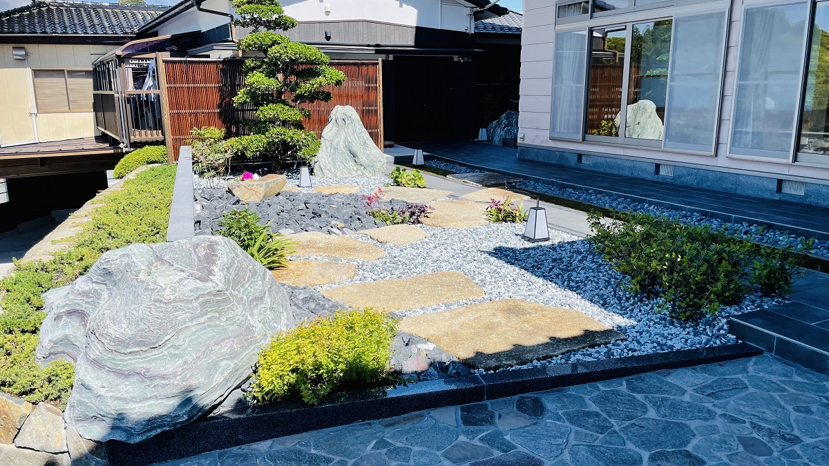 水平線がつなぐ和庭園