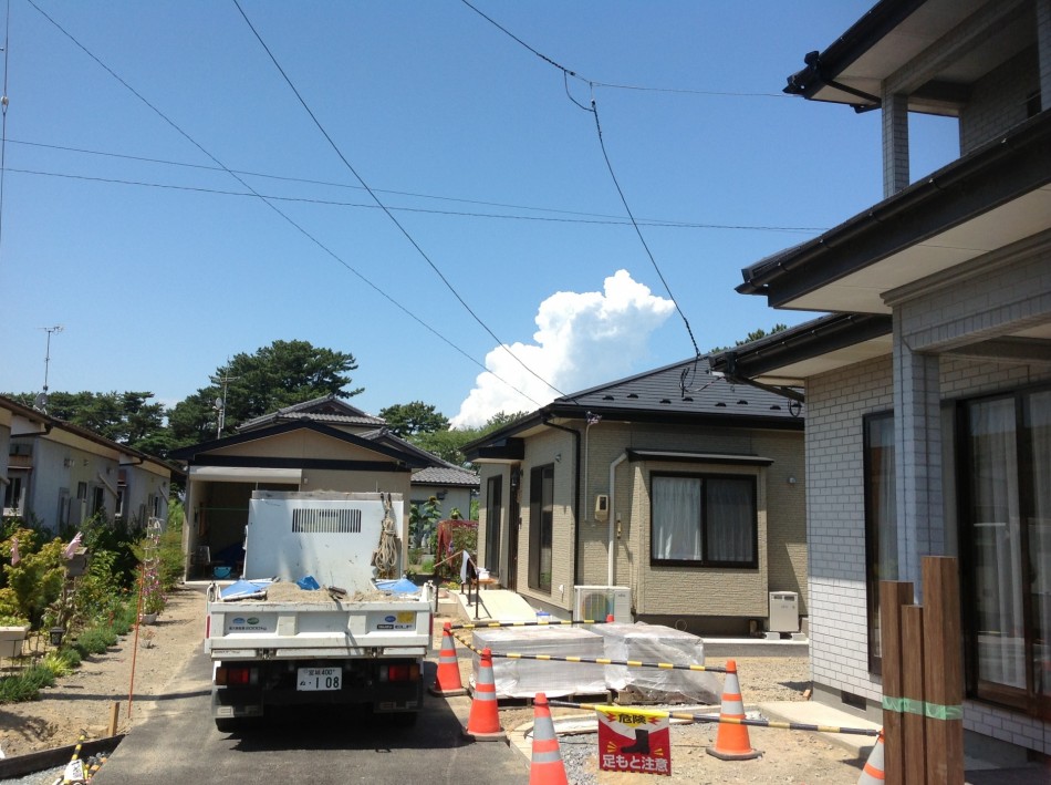 石巻市　庭　工事中