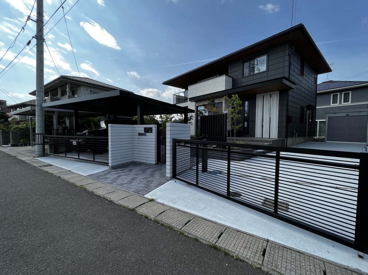 宮城県多賀城市　黒を基調とした高級感のある新築外構デザイン