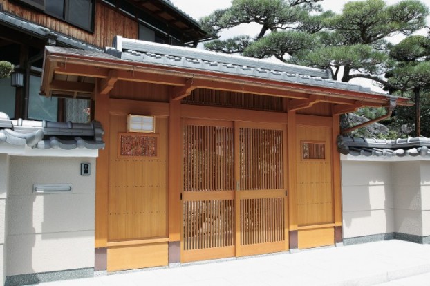 数寄屋門　（タカショー）